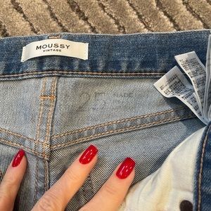 Moussy Vintage Jeans size 25. Excellent condition!